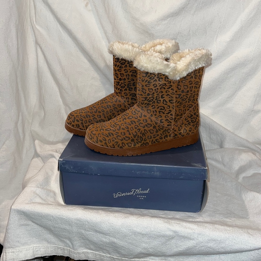 Universal Thread winter boots